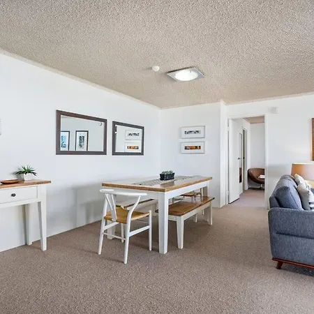 Solnamara Seaside Escape - Hosted By Burleigh Letting Apartment Gold Coast Exterior photo